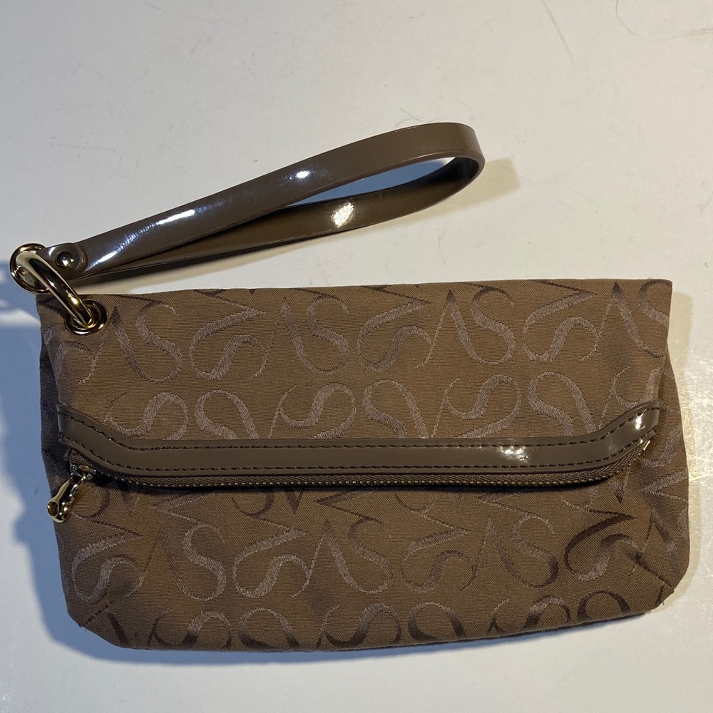 Vera Wang Logo Wristlet Clutch NWOT